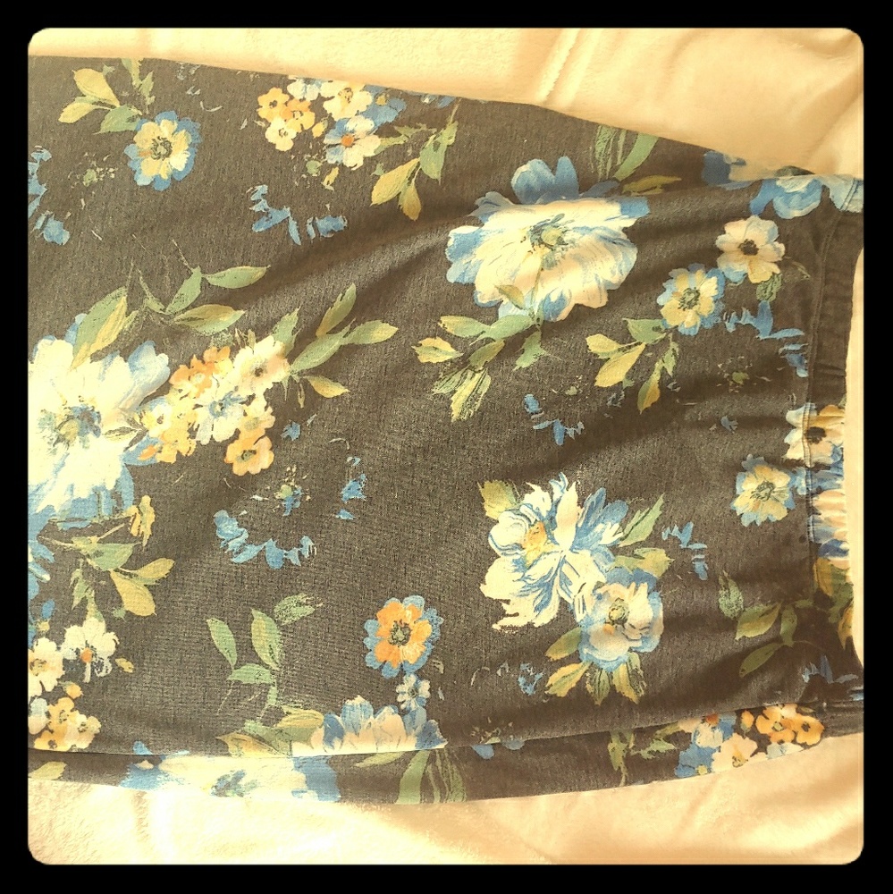 Plus size Floral pencil skirt